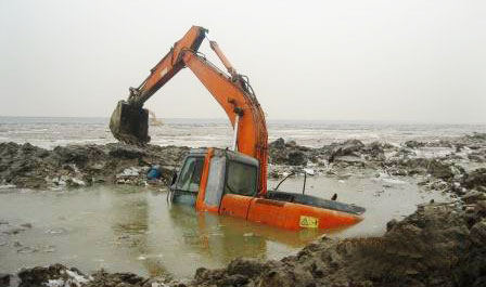 感動回顧：挖機拯救-記濱州維修擔當水中救機